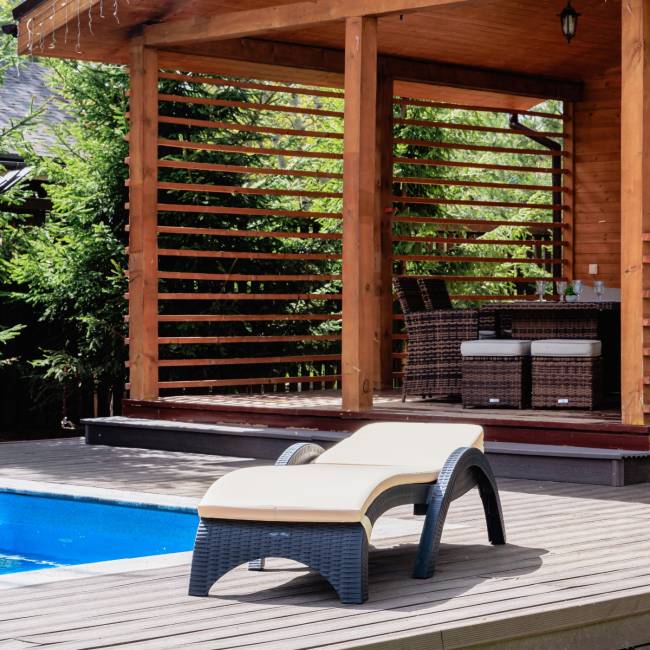 Пластиковый шезлонг Royal Family MARK антрацит (с матрасом) Пластиковый шезлонг Royal Family MARK антрацит (с матрасом)