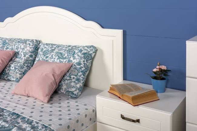 Кровать 1600 Ливерпуль с основанием и тумбой цвет ясень ваниль/белый