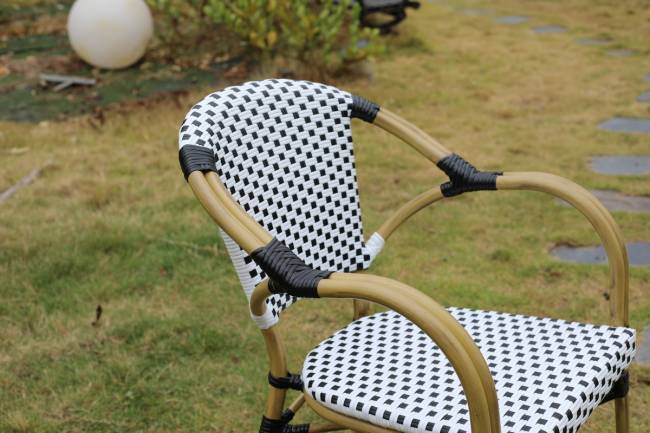 "Кабри" плетеный стул из искусственного ротанга, цвет черно-белый