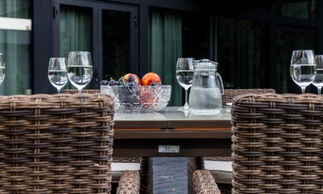 LUDWIG + FIONA обеденный комплект коричневого цвета