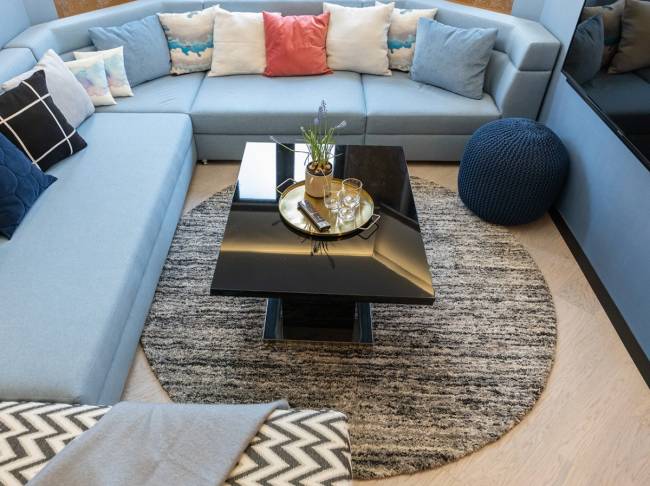 Стол-трансформер Левмар Slide G27/S79 черный глянец/ опоры нерж.сталь Стол-трансформер Левмар Slide G27/S79 черный глянец/ опоры нерж.сталь