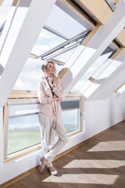 Мансардное окно FAKRO BXP P2 Lux (глухое), однокамерный триплекс, дерево