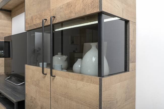 Комод с витриной с подсветкой и комод с дверкой и ящиком Трувор цвет дуб гранж песочный/интра